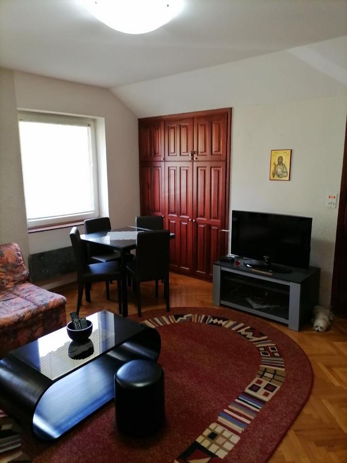 Rada Apartment *
